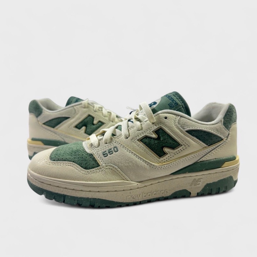 New Balance 550 in Sea Salt Dark Juniper - Unisex Sneakers NWT